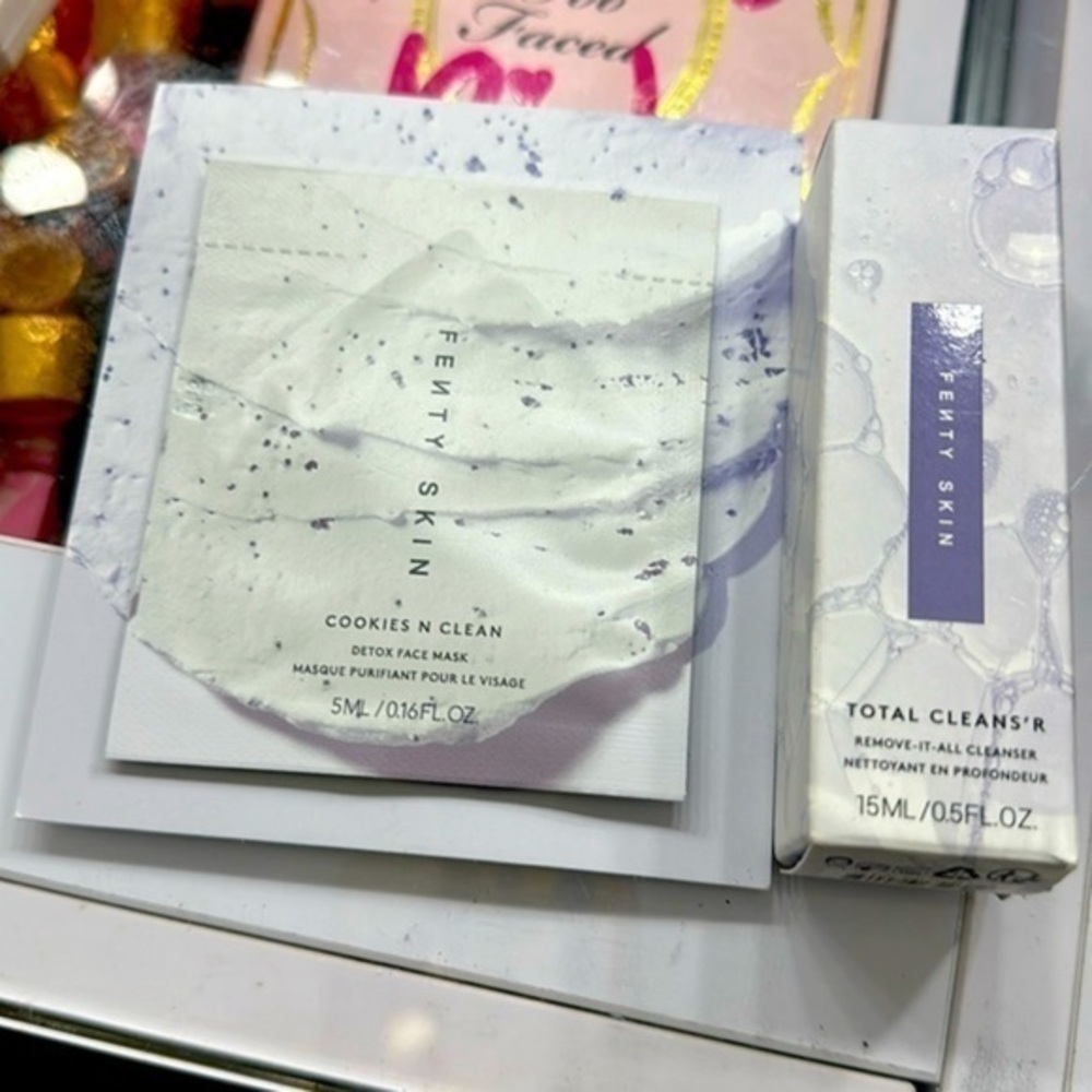 Fenty skin 2 piece set​